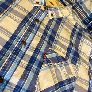 Men’s Levi’s Shirt